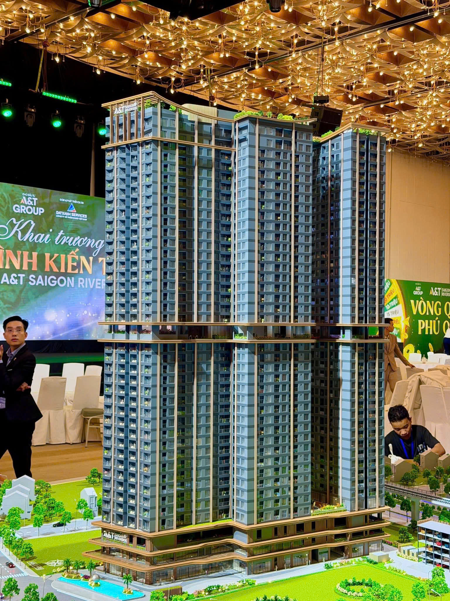 Sa bàn AT Saigon Riverside